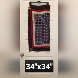 Unbranded, 100% Silk, Beautiful EUC Scarf, Size 34"x34"